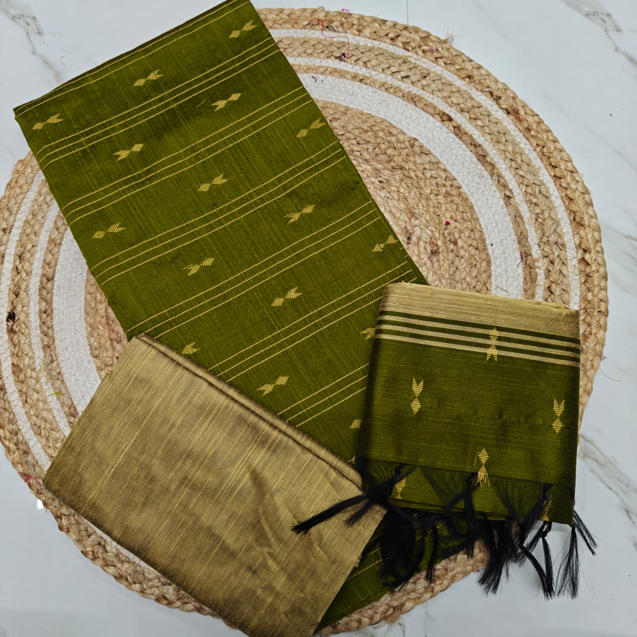 Premium Raw Silk with elegant butta detailing-RSL09